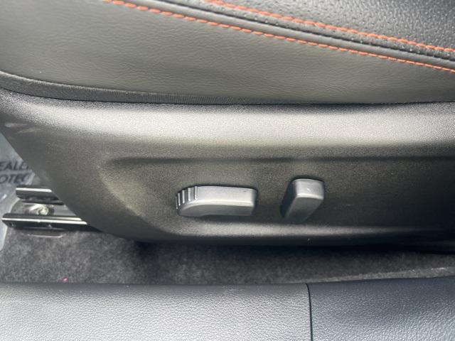Photo of 2024 Super Black Clearcoat Nissan Altima