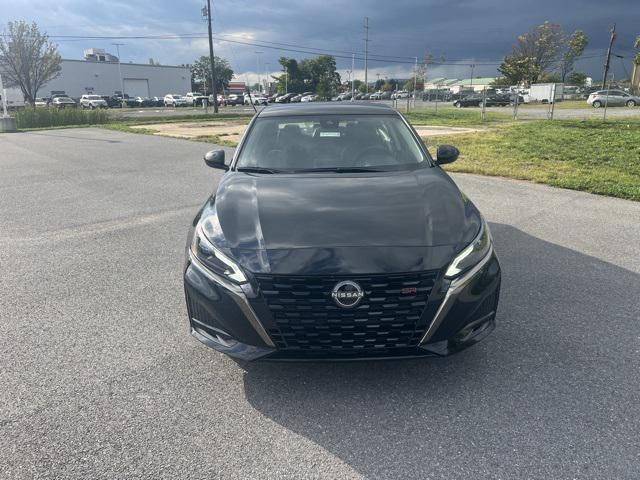 Photo of 2024 Super Black Clearcoat Nissan Altima