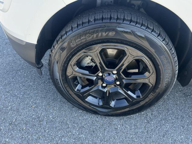 Photo of 2019 Diamond White Ford EcoSport