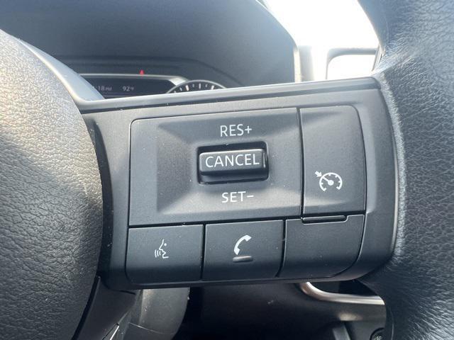 Photo of 2024 Super Black Nissan Rogue