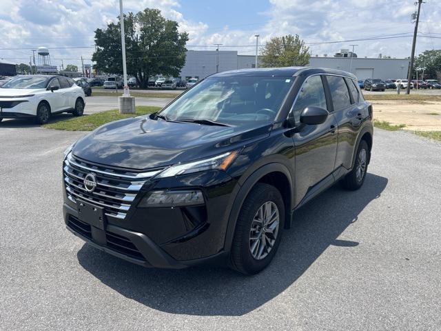 Photo of 2024 Super Black Nissan Rogue