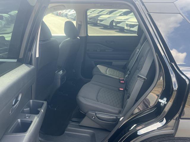 Photo of 2025 Super Black Nissan Pathfinder