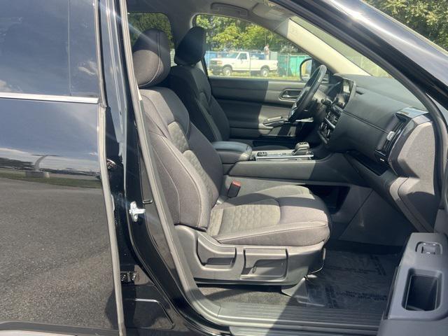 Photo of 2025 Super Black Nissan Pathfinder