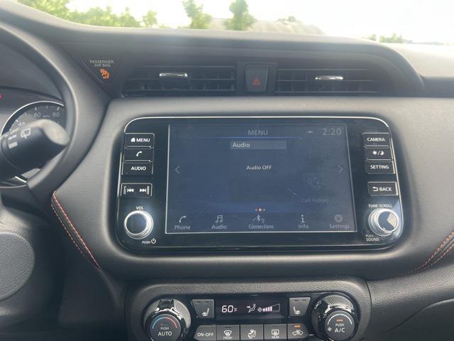 Photo of 2021 Super Black Nissan Kicks