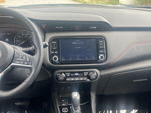 Photo of 2021 Super Black Nissan Kicks