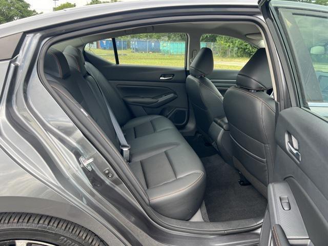 Photo of 2022 Gun Metallic Nissan Altima