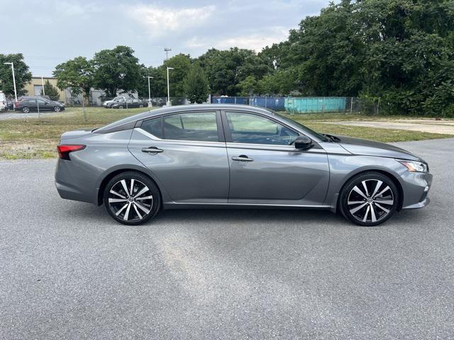 Photo of 2022 Gun Metallic Nissan Altima