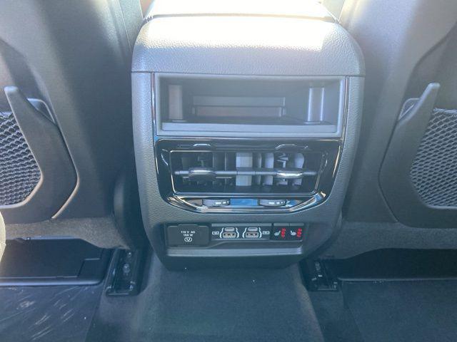 Photo of 2025 Bright White Clearcoat Jeep Grand Cherokee
