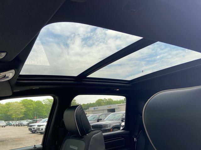 Photo of 2025 Granite Crystal Metallic Clearcoat RAM 1500