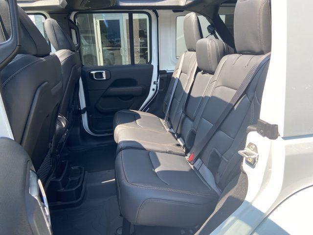 Photo of 2025 Bright White Clearcoat Jeep Wrangler