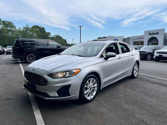 Photo of 2019 Ingot Silver Ford Fusion Hybrid