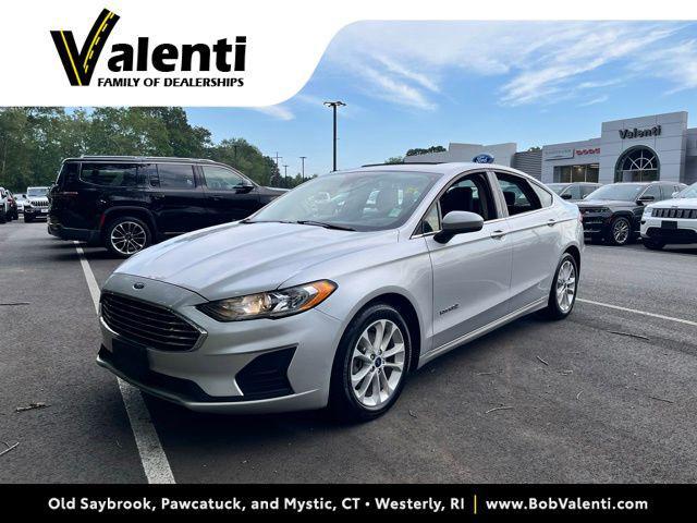Photo of 2019 Ingot Silver Ford Fusion Hybrid