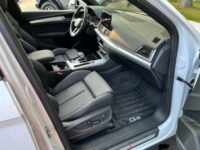 Photo of 2025 White Audi Q5