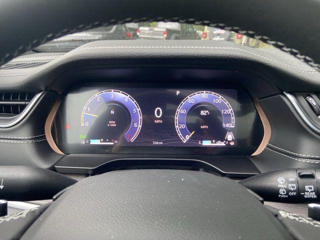 Photo of 2025 Diamond Black Crystal Pearlcoat Jeep Grand Cherokee