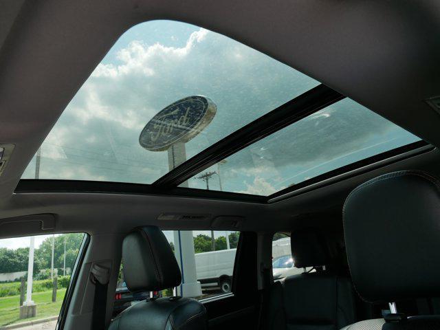 Photo of 2018 Midnight Black Metallic Toyota Highlander