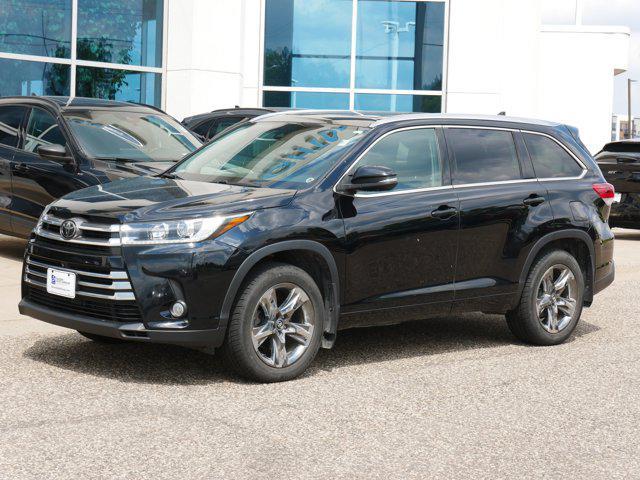 Photo of 2018 Midnight Black Metallic Toyota Highlander