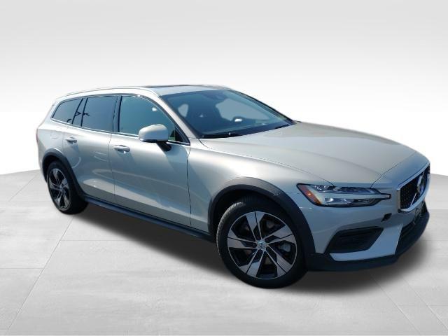 2020 Volvo V60 Cross Country