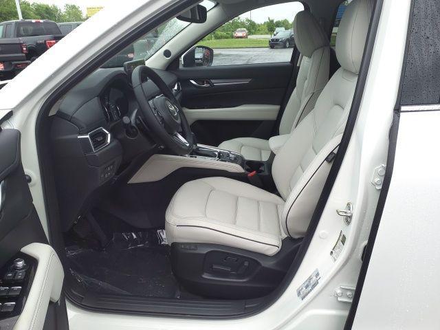 Photo of 2025 White Metallic Mazda CX-5