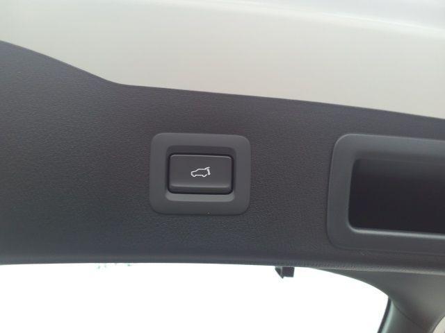 Photo of 2025 White Metallic Mazda CX-5