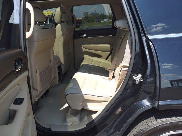 Photo of 2020 Diamond Black Crystal Pearlcoat Jeep Grand Cherokee