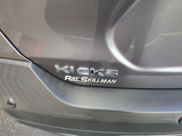 Photo of 2020 Gun Metallic Nissan Kicks