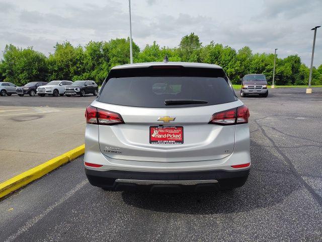 Photo of 2022 Silver Ice Metallic Chevrolet Equinox
