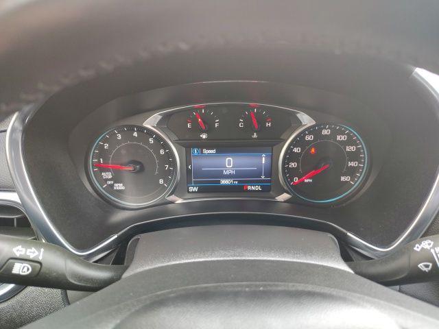 Photo of 2022 Silver Ice Metallic Chevrolet Equinox