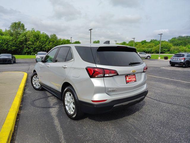 Photo of 2022 Silver Ice Metallic Chevrolet Equinox