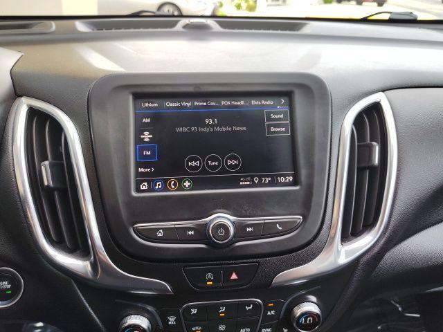 Photo of 2022 Silver Ice Metallic Chevrolet Equinox