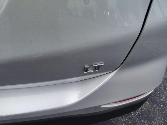 Photo of 2022 Silver Ice Metallic Chevrolet Equinox