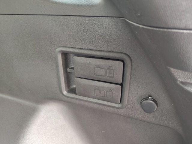 Photo of 2022 Silver Ice Metallic Chevrolet Equinox
