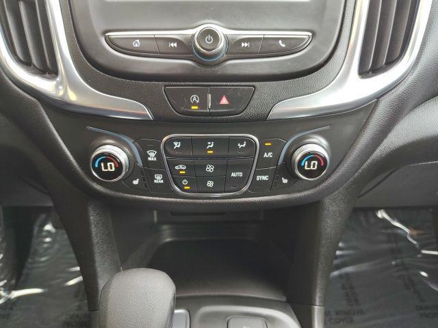 Photo of 2022 Silver Ice Metallic Chevrolet Equinox