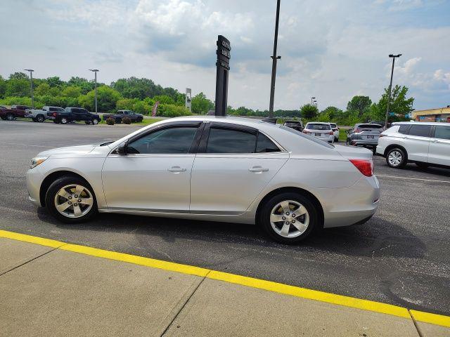 Photo of 2015 Silver Ice Metallic Chevrolet Malibu