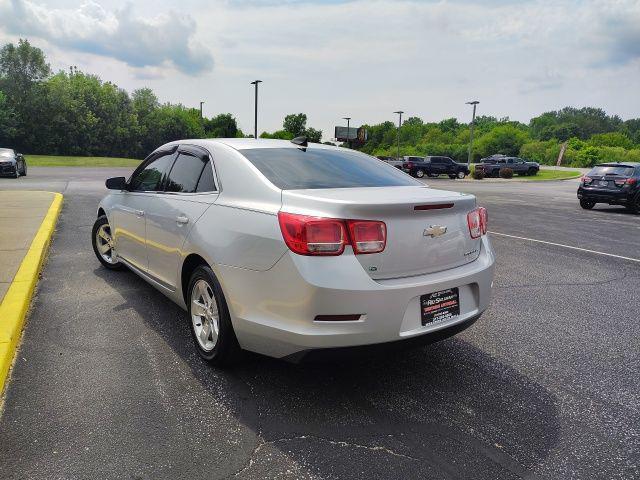 Photo of 2015 Silver Ice Metallic Chevrolet Malibu