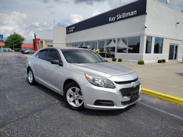 Photo of 2015 Silver Ice Metallic Chevrolet Malibu