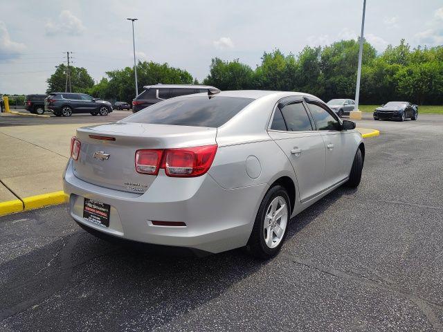 Photo of 2015 Silver Ice Metallic Chevrolet Malibu
