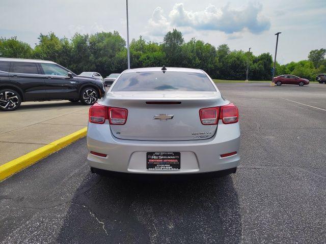 Photo of 2015 Silver Ice Metallic Chevrolet Malibu