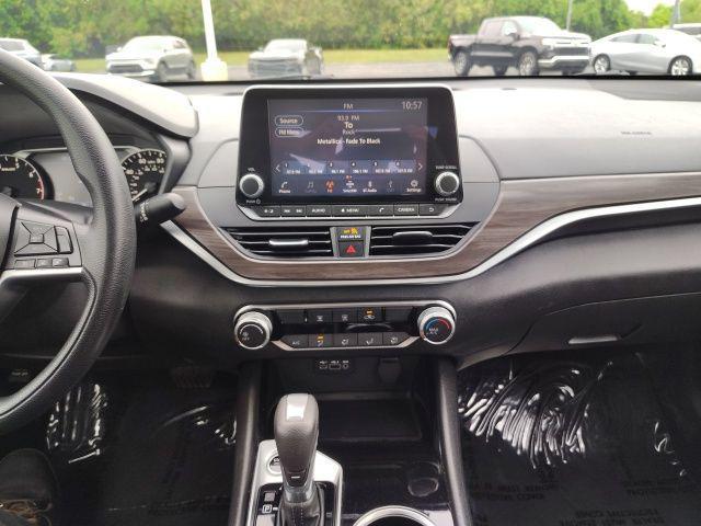 Photo of 2024 Gun Metallic Nissan Altima