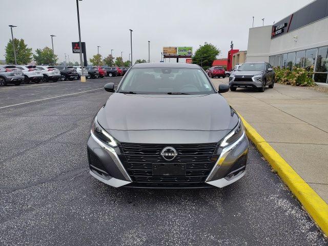 Photo of 2024 Gun Metallic Nissan Altima