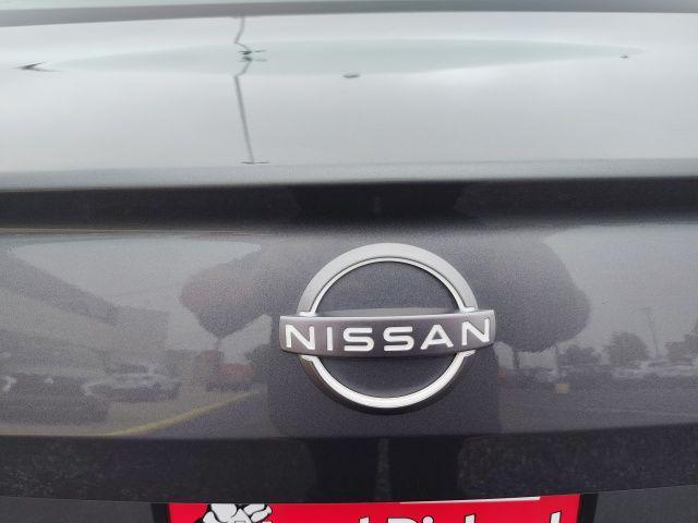 Photo of 2024 Gun Metallic Nissan Altima