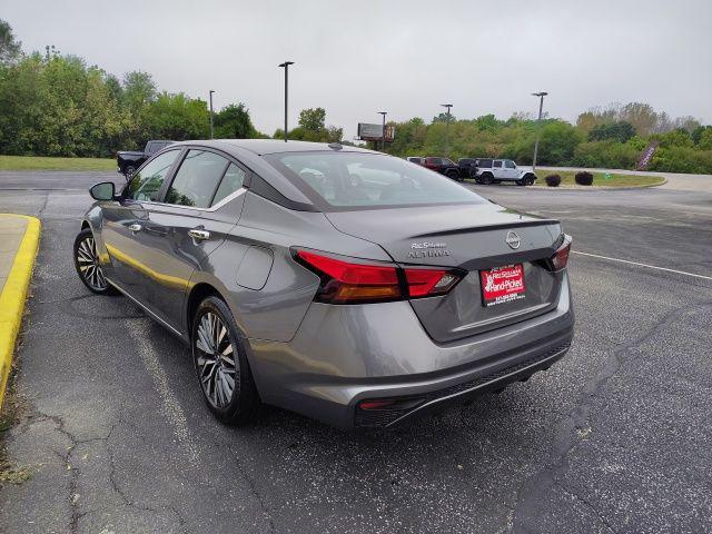 Photo of 2024 Gun Metallic Nissan Altima