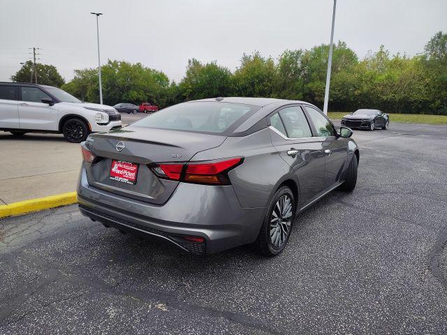 Photo of 2024 Gun Metallic Nissan Altima