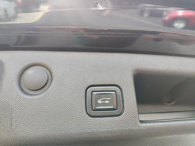 Photo of 2022 Mosaic Black Metallic Chevrolet Equinox