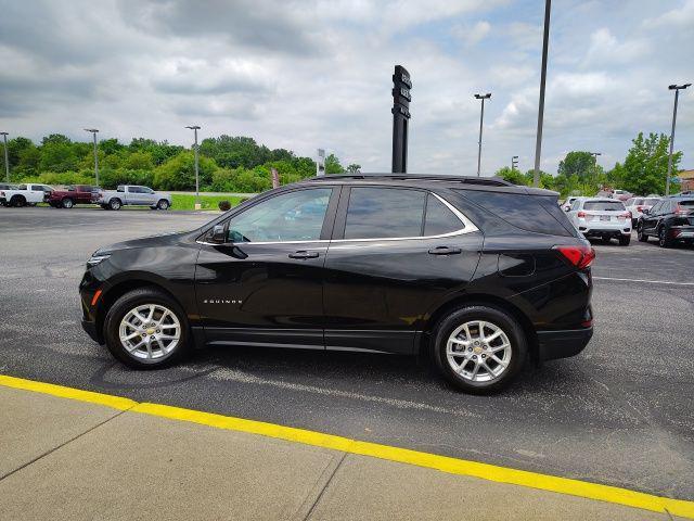 Photo of 2022 Mosaic Black Metallic Chevrolet Equinox