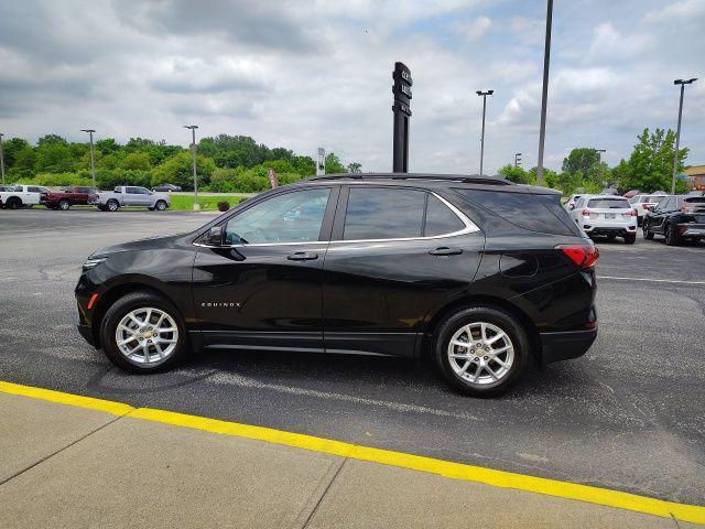 Photo of 2022 Mosaic Black Metallic Chevrolet Equinox