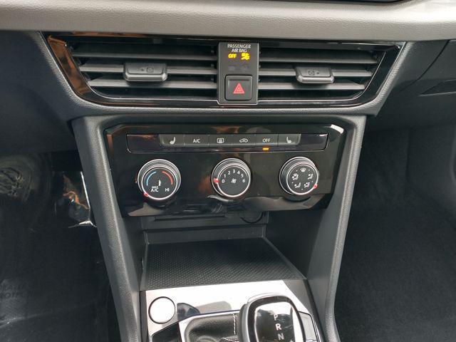 Photo of 2024 Dusk Blue Metallic Volkswagen Taos