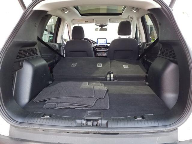 Photo of 2022 Oxford White Ford Escape