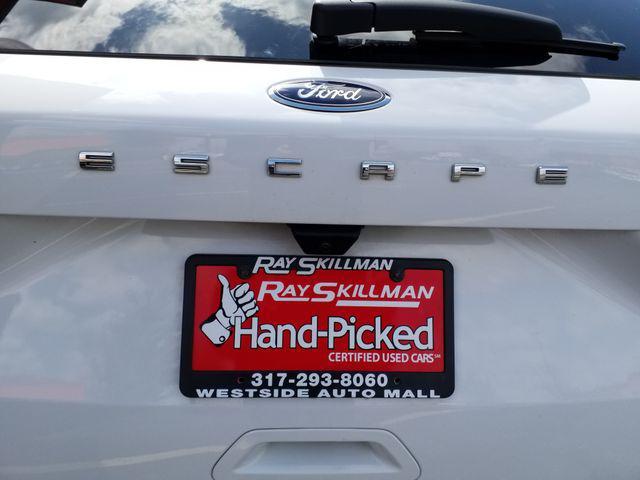 Photo of 2022 Oxford White Ford Escape