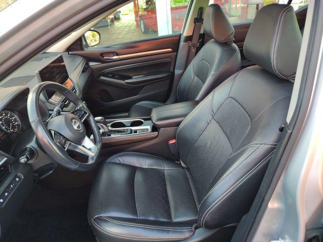 Photo of 2023 Brilliant Silver Metallic Nissan Altima