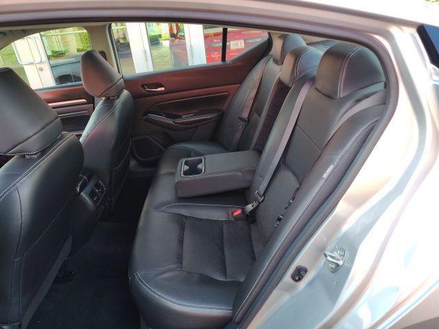 Photo of 2023 Brilliant Silver Metallic Nissan Altima